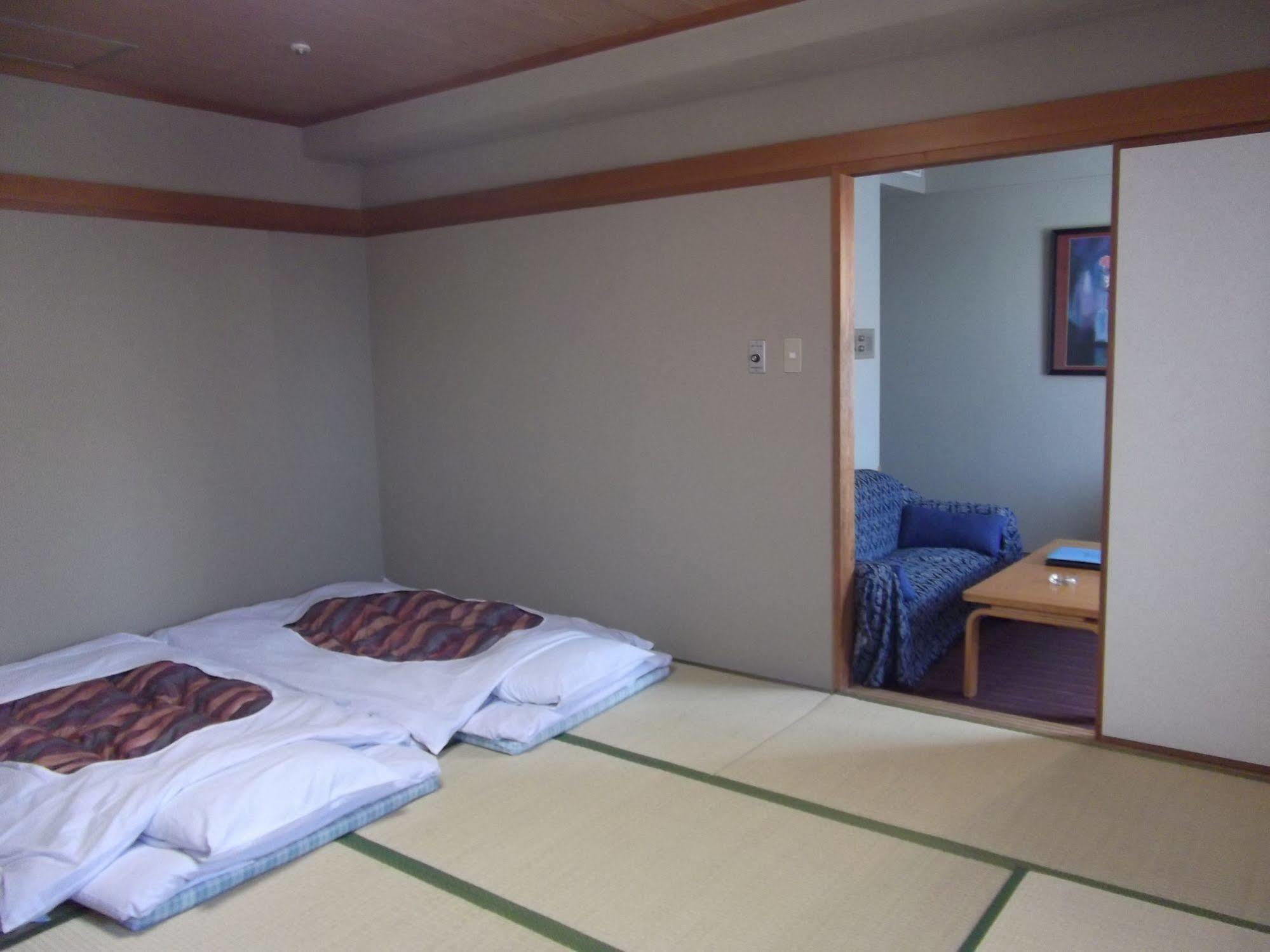 Ichikawa Grand Hotel Eksteriør bilde