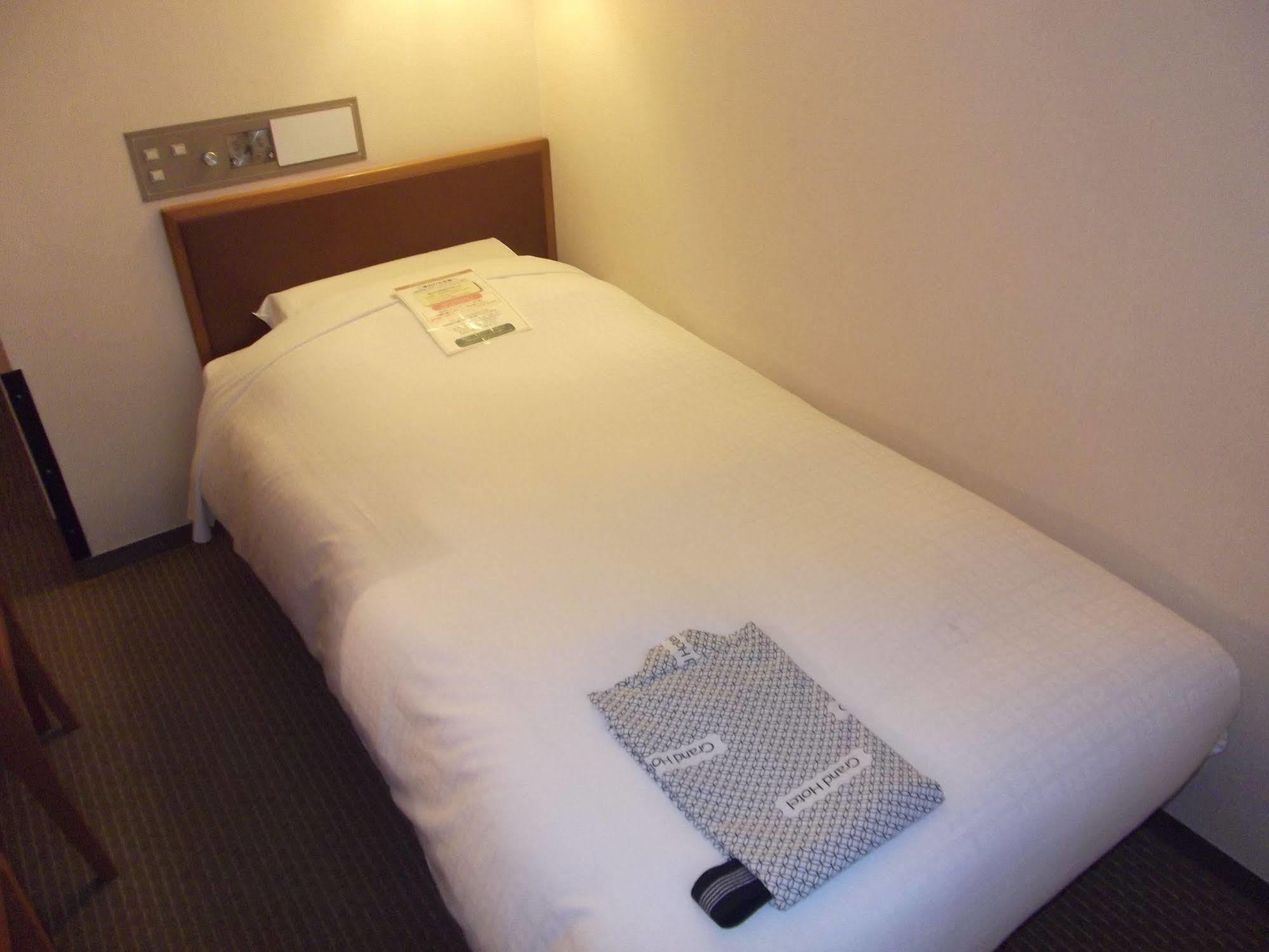 Ichikawa Grand Hotel Eksteriør bilde